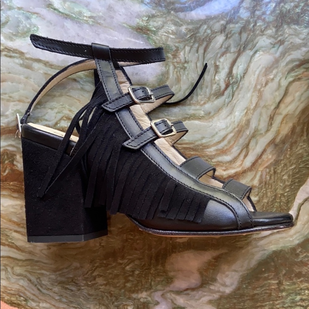 Ouigal fringe chunky heel size 37 (6-6.5)